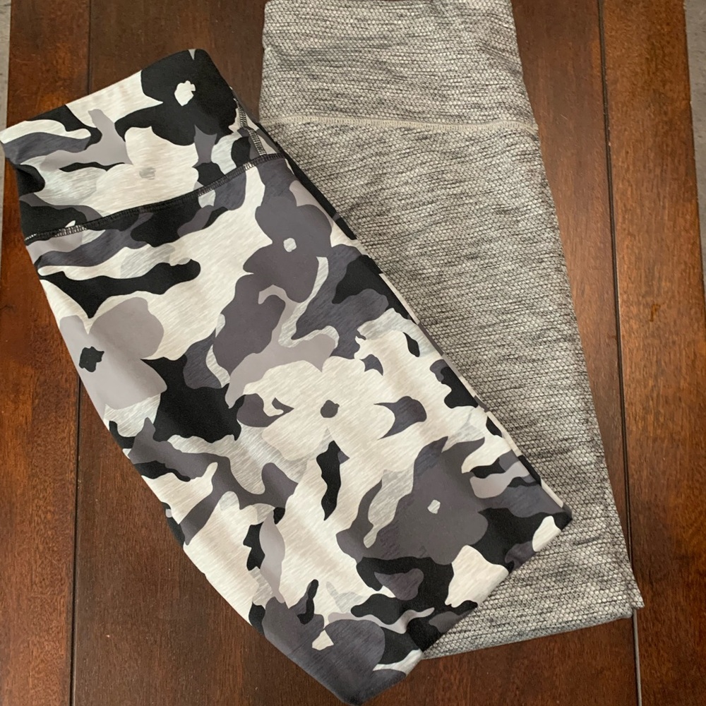Old Navy Black and Gray Camouflage Leggings